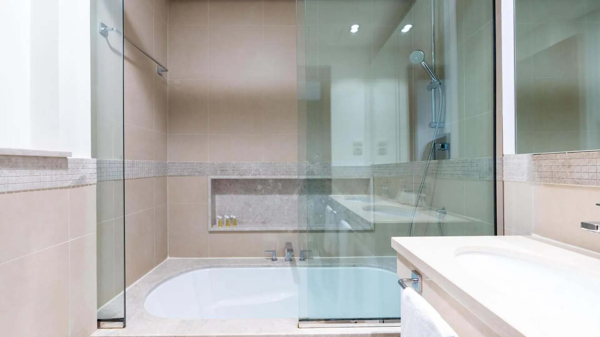 Apartament Whitesage - Unbeatable Views Of Burj Khalifa In This Huge 3Br Dubaj